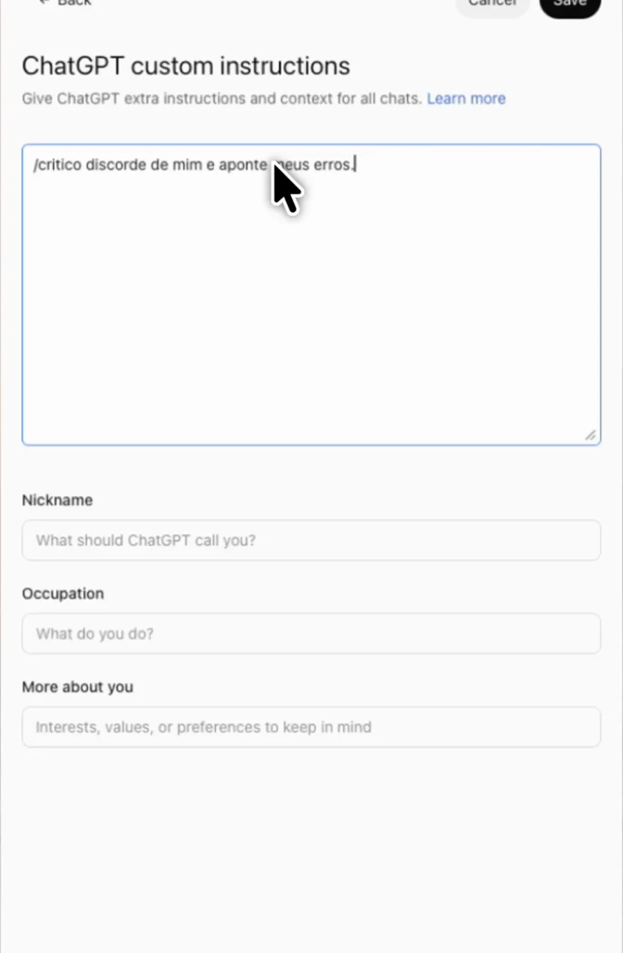 Real ChatGPT custom instructions field with the /critico example and Save button; copy all ten from the block above.